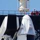 مركبة "كرو دراغون" موضوعة على صاروخ "فالكون 9" من سبايس اكس في الول من آذارممارس 2019 في فلوريدا