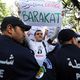 متظاهرون جزائريون ضد انتخاب بوتفليقة لولاية رابعة - ا ف ب
