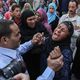 والدة محكوم بالإعدام في مصر - الأناضول
