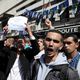 متظاهرون جزائريون ينددون بترشح بوتفليقة لولاية رابعة - ا ف ب