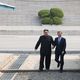 لحظة عبور زعيم كوريا الشمالية إلى الجنوبية- جيتي