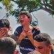 طفل من غزة يودع والده الشهيد تويتر المصور عبد الله عندنا
