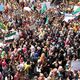 مسيرة لآلاف اللاجئين السوريين في شمال لبنان تنديدا بانتخابات النظام - الأناضول