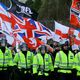 جماعات من اليمين المتطرف تتظاهر احتجاجا على استقبال بريطانيا للاجئين