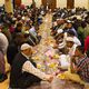 استعداد مسلمي لندن للإفطار في رمضان