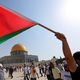العلم الفلسطيني وخلفه قبة الصخرة المشرفة (1)