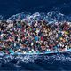 قارب مهاجرين - تويتر