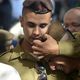 جنود إسرائيليون يبكون زميلهم المقتول في غزة - الأناضول