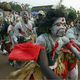 غابونيون في رقصة تراثية بشوارع العاصمة ليبرفيل- جيتي