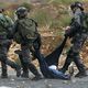 جنود الاحتلال يسحلون جثة شهيد فلسطيني بعد قتله في الضفة- سبوتنيك