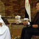 مبارك اتصل بالقذافي قبل بدء الهجوم لطلب إقناع صدام بالانسحاب فورا- جيتي