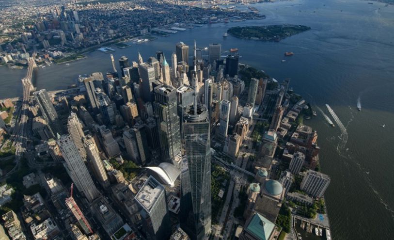 لقطة جوية تظهر مانهاتن في نيويورك في السادس من آب/أغسطس 2021